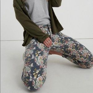 🍀NWT! Lucky Brand Lolita Crop grey floral jeans